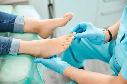 Pros and Cons of Laser Treatment for Toenail Fungus